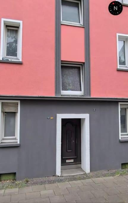 Schöne helle Wohnung mit Balkon und Küche Essen Exterior foto