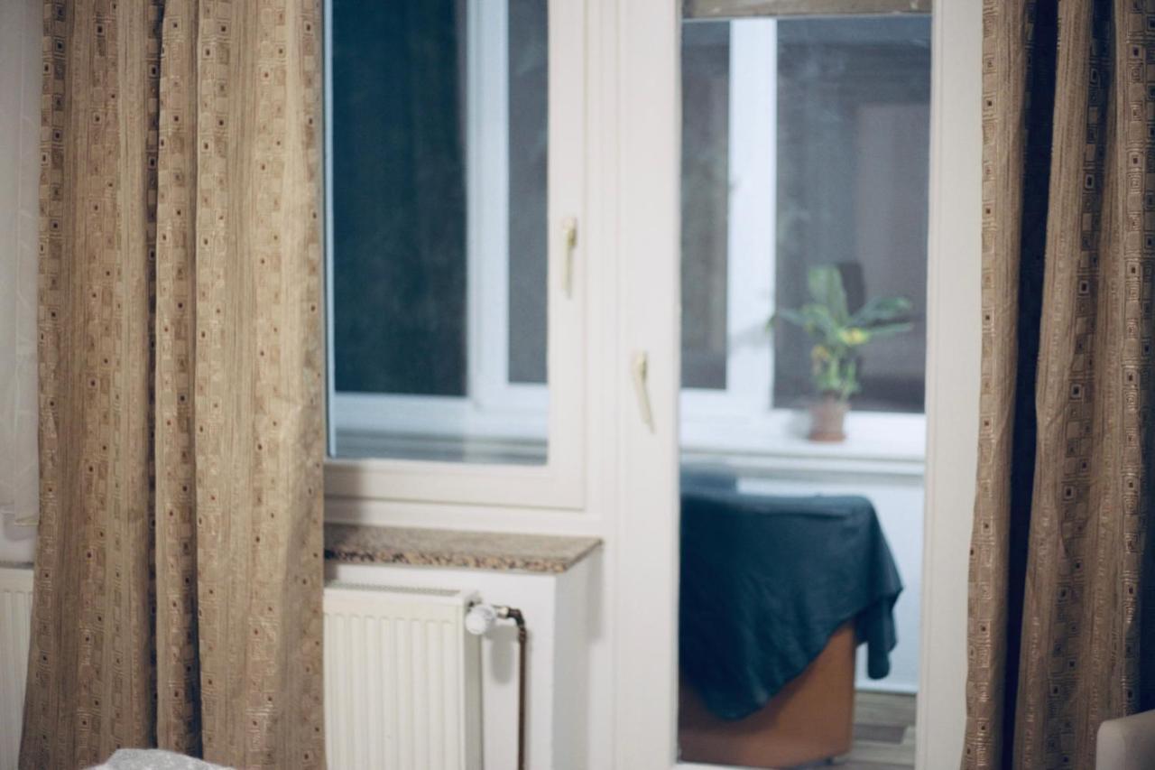 Schöne helle Wohnung mit Balkon und Küche Essen Exterior foto