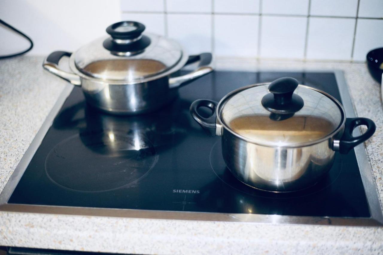 Schöne helle Wohnung mit Balkon und Küche Essen Exterior foto